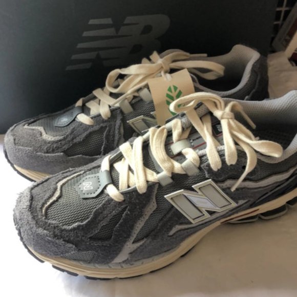 New Balance 1906R Trainers main image 7